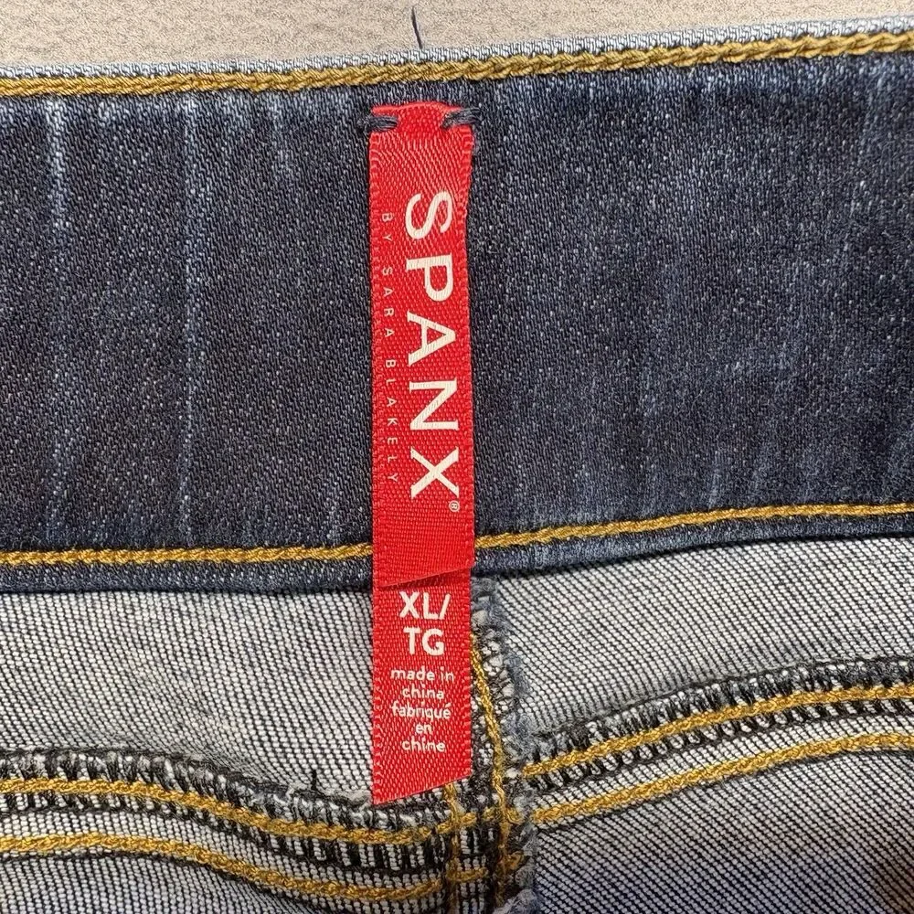 SPANX Jeans Size XL Pull On Jeggings Skinny Denim Stretch Raw‎ Hem Distressed